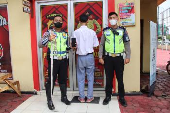 Seorang Pelajar di Pringsewu Bawa Sabuk Gir Untuk Jaga-Jaga